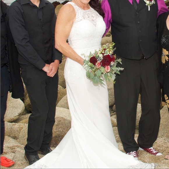 Source Unknown Dresses & Skirts - Wedding Gown